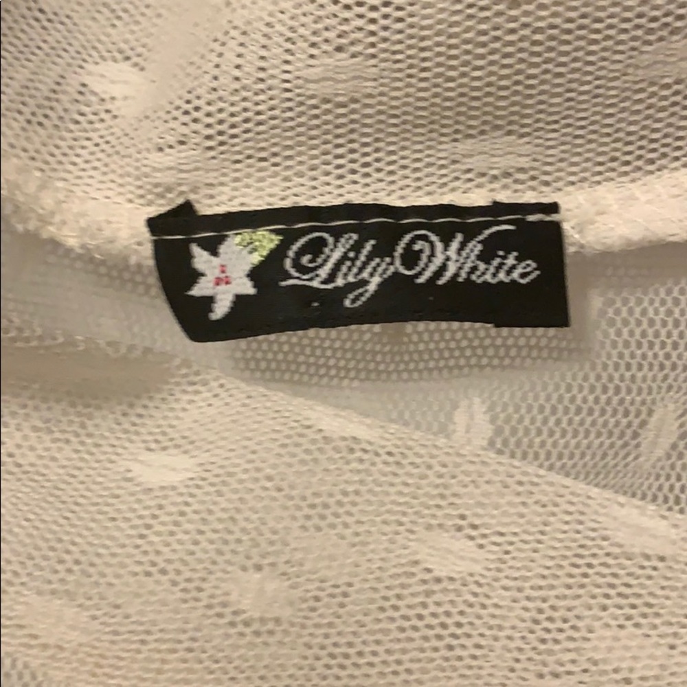 Gorgeous Lily White Top🌸 - Picture 8 of 8